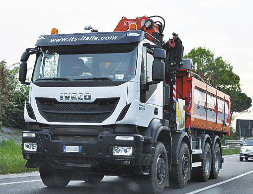 pes-91-el-camion-iveco-trakker-08