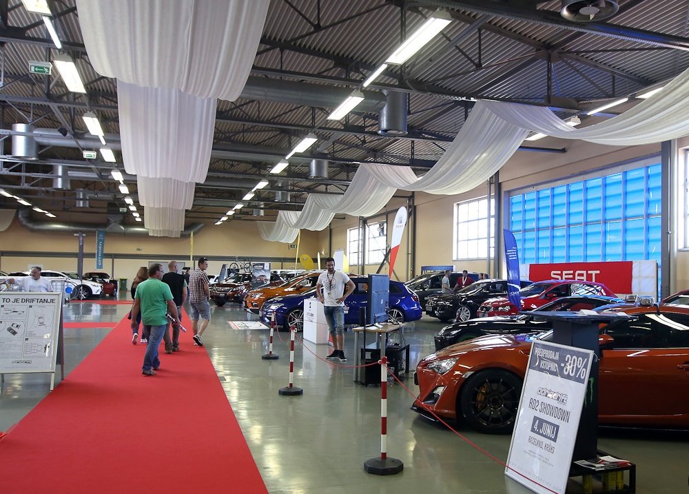 2019-05-03-car-and-maintenance-celje-2019-3-03