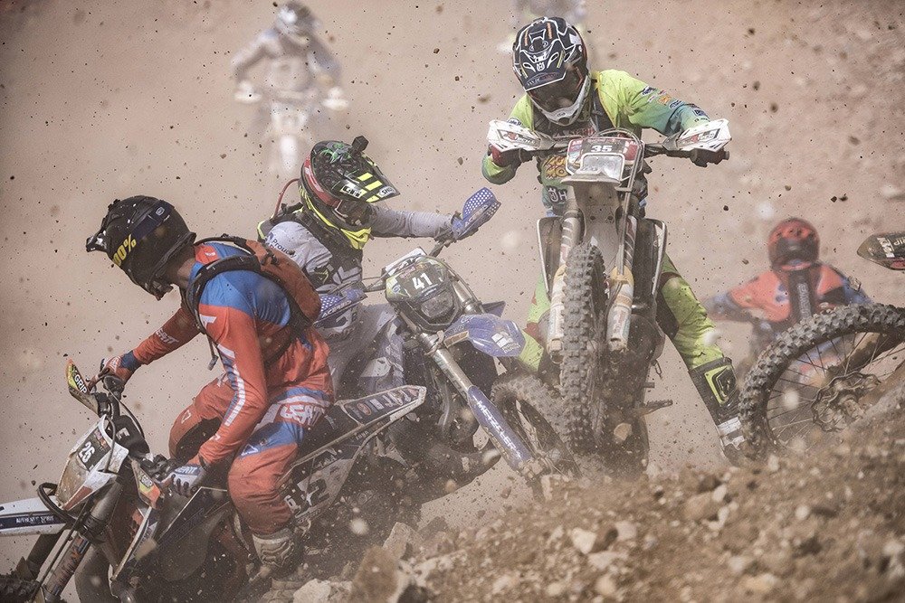 2019-09-12-las-5-carreras-de-motos-mas-peligrosas-0-01