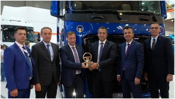 2019-09-20-el-truck-for-the-year-2019-para-ford-trucks-f-max-2-02