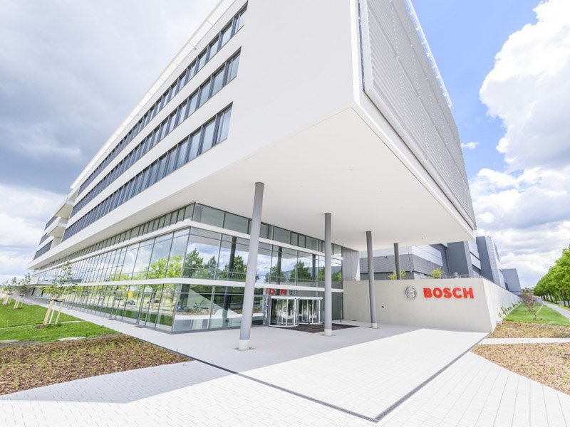 Bosch abre fábrica de chips del futuro en Dresde totalmente conectada y controlada por IA