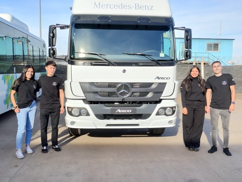 Mercedes-Benz impulsa talento joven con becas TruckCionar