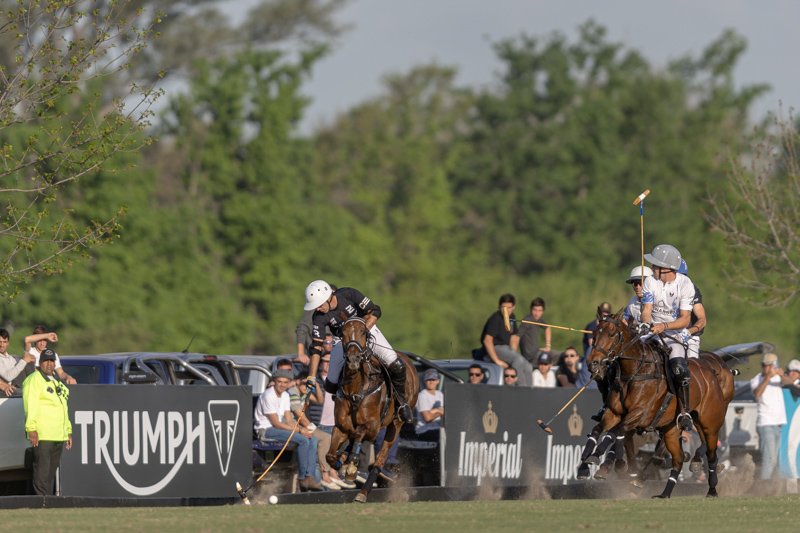 Triumph Motorcycles: Sponsor Oficial del Polo 2024