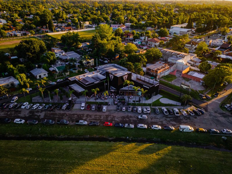 Triumph abre un concesionario en Pilar