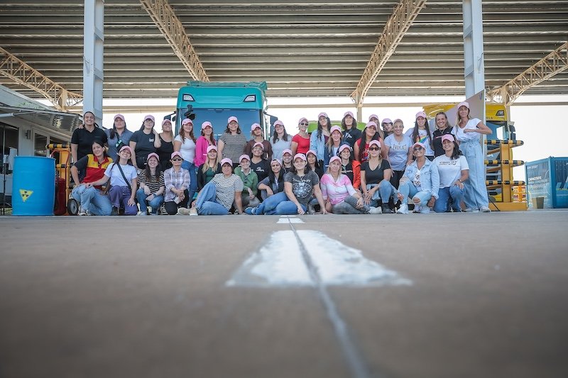 TAPE4-scania-realizo-jornada-conduccion-30-mujeres-