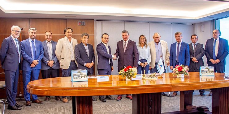 BYD y CUTCSA impulsan carga gratis para taxis eléctricos