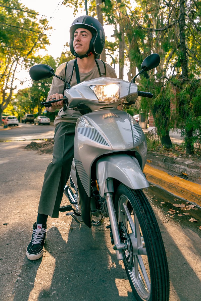 CAFAM refuerza el uso del casco en motociclistas
