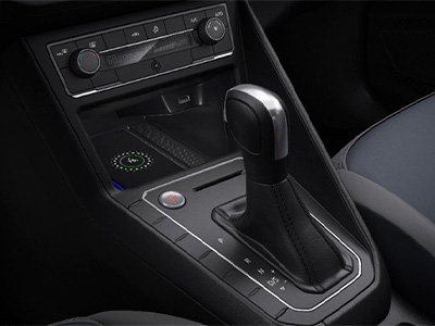 Nivus 2022 suma un panel digital en todas la versiones y cargador inalámbrico