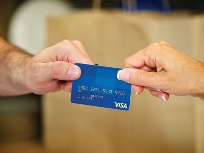 Seguirán aceptando las tarjetas de crédito