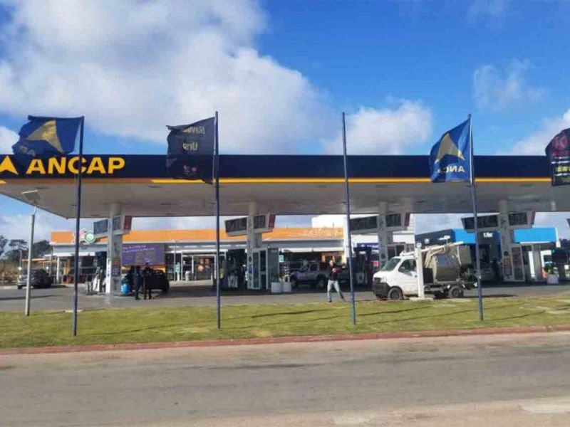 El gobierno mantiene sin cambios los precios de combustibles