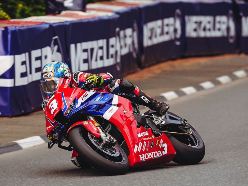 Metzeler cerró un gran TT Isla de Man 2025
