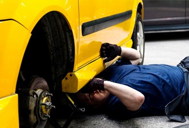 Una bacteria que crece en talleres mecánicos