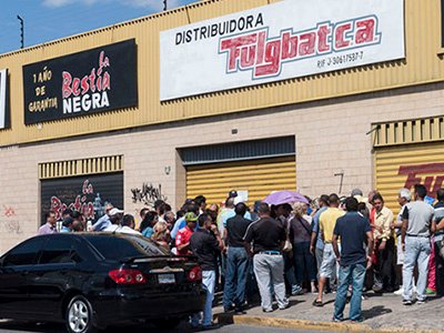 Venezuela, las baterías para los vehículos, todo un lujo