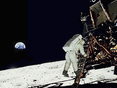 Space Oddity: La sorprendente historia de cómo Ford ayudó al hombre a llegar a la luna